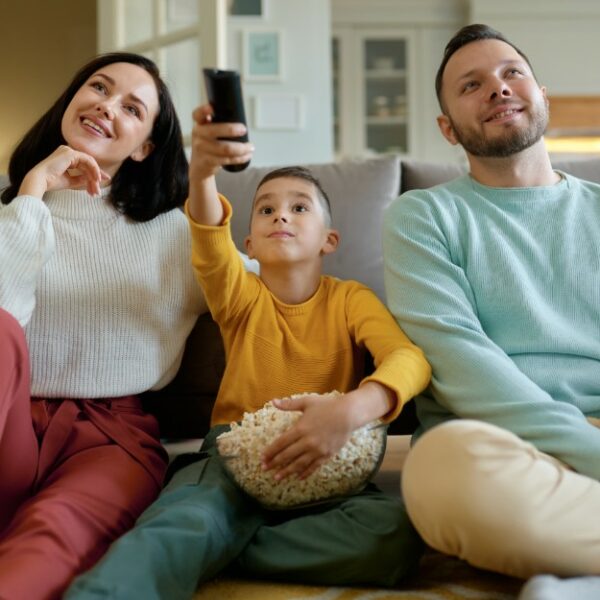 Tarde de cine en familia: ¡Pura diversión!
